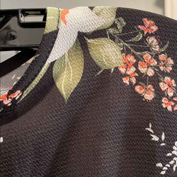 Boohoo Women’s Body Suit Size 10=L  Floral Black Background Ties Round Neckline - Picture 10 of 11